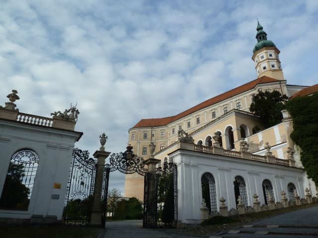 Mikulov-castle-s