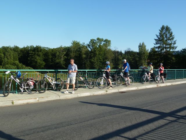 biking-group-on-Vltava-bridge